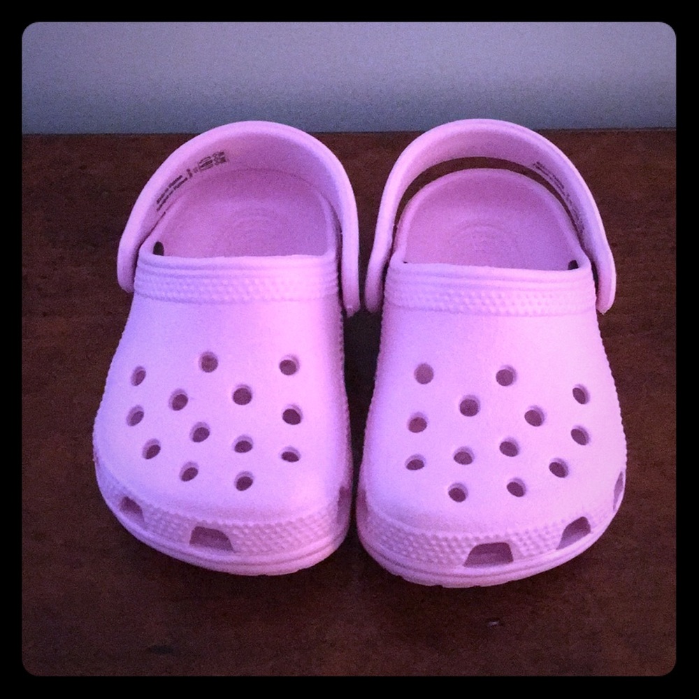 Pink baby girl crocs size 2/3.